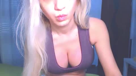 Snapshot of anysadoll chatting on 12/15/24, 01:57 An online show from 12/15/24, 01:57