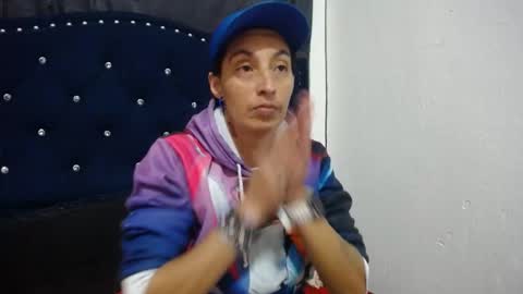 anyu online show from 12/28/24, 09:52