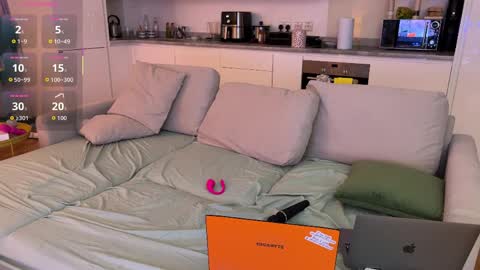 Snapshot of ap_couple chatting on 04/01/26, 11:57 ap_couple online show from 04/01/26, 11:57