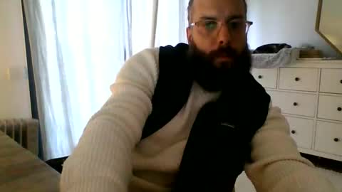 Snapshot of apc_3 chatting on 12/18/24, 03:22 apc_3 online show from 12/18/24, 03:22