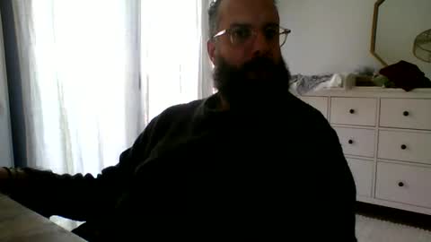 Snapshot of apc_3 chatting on 12/23/24, 11:36 apc_3 online show from 12/23/24, 11:36