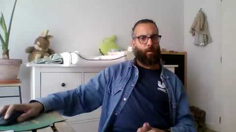 Snapshot of apc_3 chatting on 11/05/25, 08:47 apc_3 online show from 11/05/25, 08:47