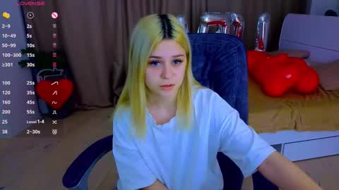 ApheliaStar online show from 02/10/26, 03:49