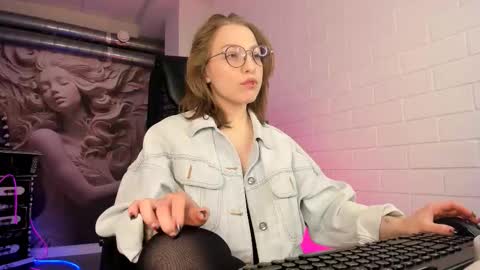 APHEX QUEEN online show from 09/19/25, 09:22