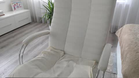 Snapshot of aphrodite83 chatting on 10/21/25, 10:05 Aphrodite online show from 10/21/25, 10:05
