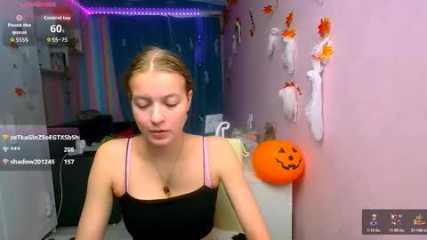 Aphrodite online show from 11/12/25, 09:21