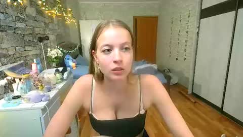 Snapshot of aphrodite_wow_ chatting on 06/16/26, 12:08 Aphrodite online show from 06/16/26, 12:08