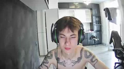 aplant_ online show from 09/17/25, 01:13