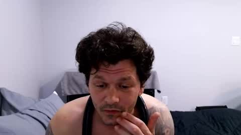 Snapshot of apocalypse_cream chatting on 03/02/26, 07:15 apocalypse_cream online show from 03/02/26, 07:15