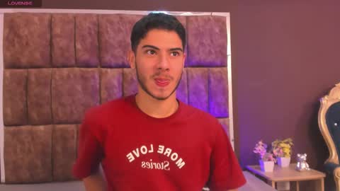 Snapshot of apolo_grayy chatting on 02/19/26, 06:20 Apolo Grayy online show from 02/19/26, 06:20