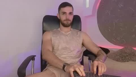 Apolo Lux  online show from 02/25/26, 08:29