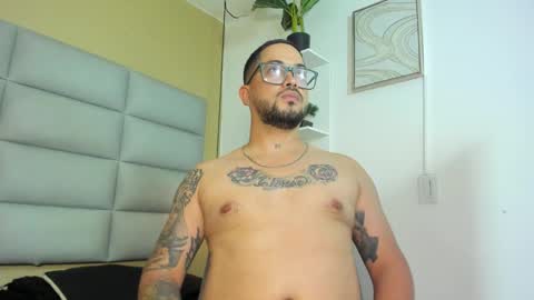 Snapshot of apolomarcos_ chatting on 02/14/26, 04:09 marcos online show from 02/14/26, 04:09