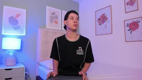 Apolo twink online show from 01/11/26, 04:56