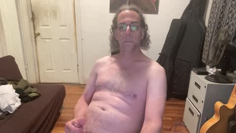 Snapshot of apostrphy chatting on 12/03/24, 12:02 Apostrphy online show from 12/03/24, 12:02