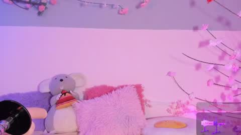 Snapshot of apple_of_pleasure chatting on 07/20/26, 08:33 Lily online show from 07/20/26, 08:33