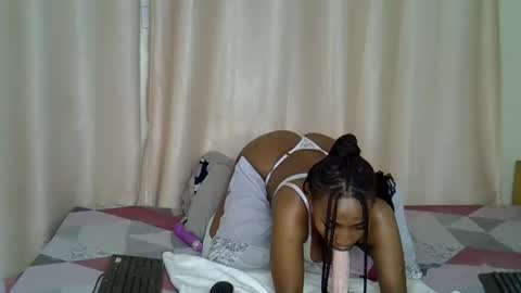 Apple queen online show from 02/03/26, 01:04