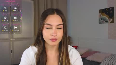 Vicki online show from 10/06/25, 09:07