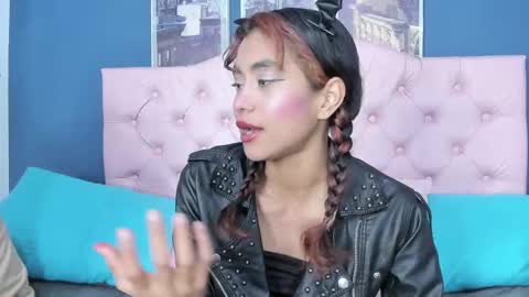 Snapshot of applehot_lr chatting on 09/13/25, 02:11 sofi y kevin online show from 09/13/25, 02:11