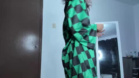 Snapshot of applehot_lr chatting on 09/16/25, 02:12 sofi y kevin online show from 09/16/25, 02:12