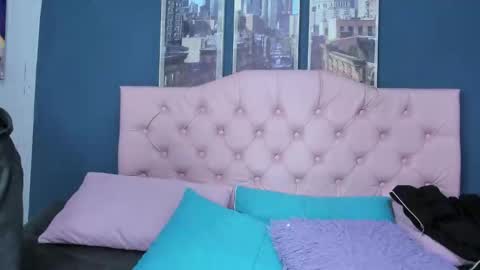 Snapshot of applehot_lr chatting on 09/19/25, 02:02 sofi y kevin online show from 09/19/25, 02:02