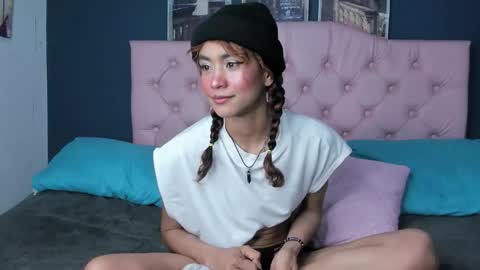 Snapshot of applehot_lr chatting on 10/04/25, 02:31 sofi y kevin online show from 10/04/25, 02:31