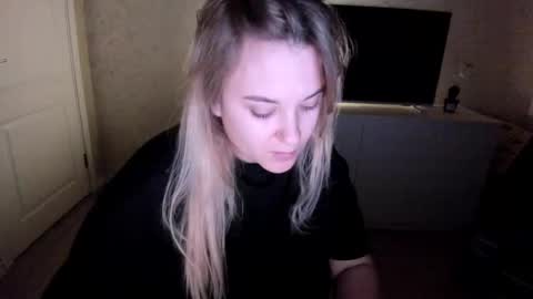 appleyummybuns online show from 11/17/25, 07:30