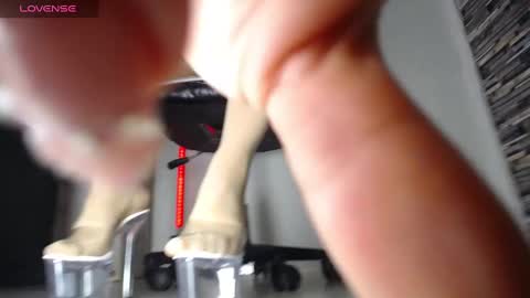 Aprhillove online show from 02/20/25, 08:58