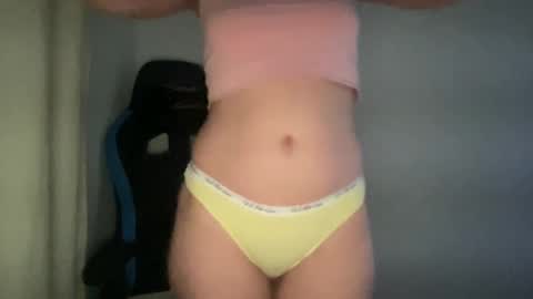 Snapshot of april2020cute chatting on 01/30/25, 04:55 April online show from 01/30/25, 04:55