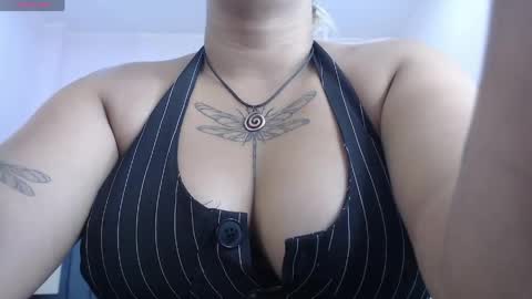 Snapshot of april__bunny chatting on 04/23/26, 08:00 April Bunny online show from 04/23/26, 08:00