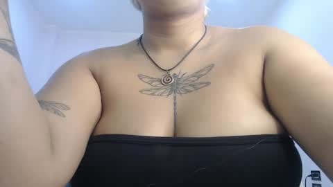Snapshot of april__bunny chatting on 05/28/26, 08:17 April Bunny online show from 05/28/26, 08:17