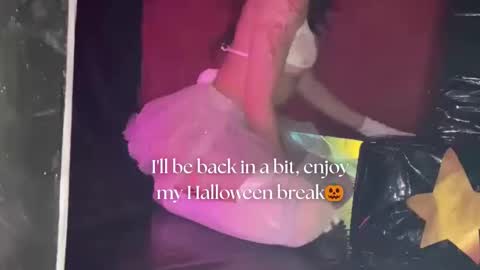   online show from 10/27/25, 12:20