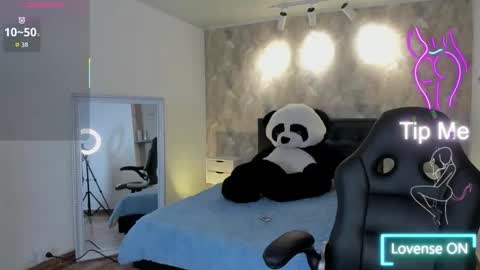  April  online show from 09/26/25, 11:58