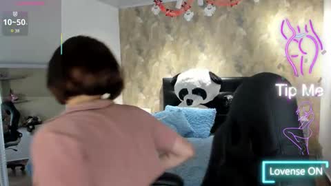  April  online show from 10/21/25, 03:02