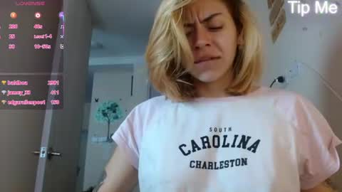 April Dumont online show from 07/04/26, 12:33