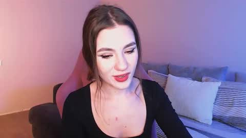 Snapshot of april_felicity chatting on 03/04/25, 11:43 April online show from 03/04/25, 11:43