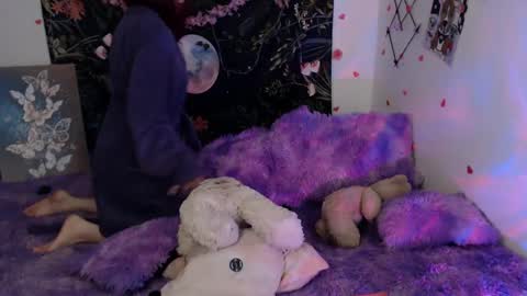 april_l6 online show from 01/22/25, 05:38