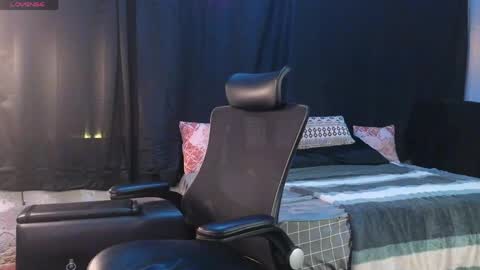 Snapshot of april_show_her chatting on 05/11/26, 02:06 April Strife online show from 05/11/26, 02:06