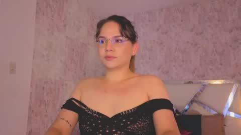 Snapshot of april_summer_ chatting on 05/20/26, 08:48 Isabella online show from 05/20/26, 08:48