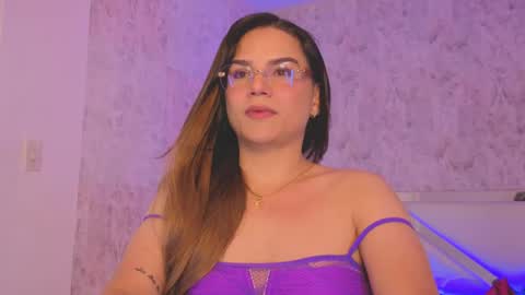 Snapshot of april_summer_ chatting on 05/21/26, 10:06 Isabella online show from 05/21/26, 10:06