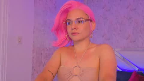Snapshot of april_summer_ chatting on 05/27/26, 01:57 Isabella online show from 05/27/26, 01:57