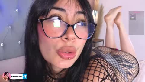 Cris online show from 12/01/25, 01:05