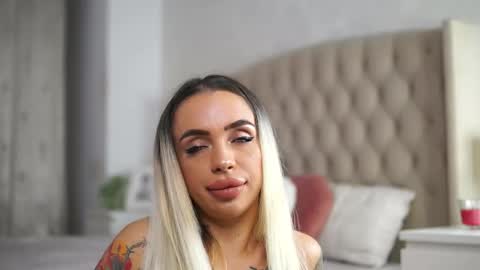 Laura online show from 11/28/25, 06:43