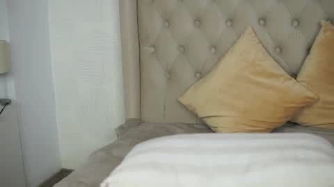 Snapshot of aprilhadid chatting on 06/28/26, 09:10 Laura online show from 06/28/26, 09:10