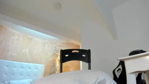 Snapshot of aprill_fox chatting on 02/02/25, 12:57 aprill_fox online show from 02/02/25, 12:57