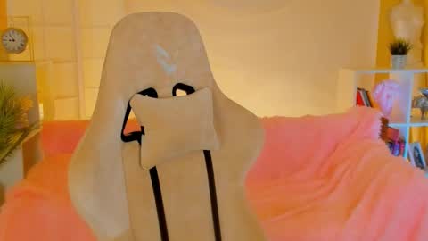 aprill_o_nill online show from 01/28/25, 11:17