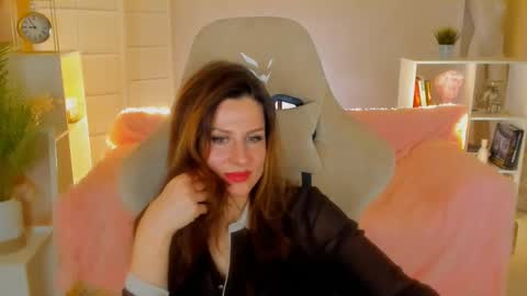 aprill_o_nill online show from 02/06/25, 04:47