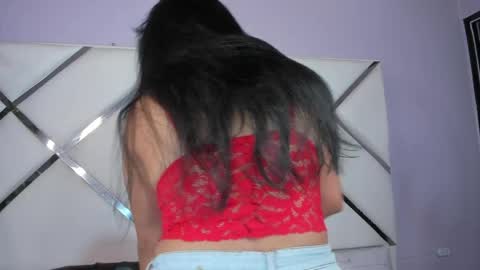 Snapshot of aprilmiiller chatting on 05/10/26, 01:49 aprilmiiller online show from 05/10/26, 01:49