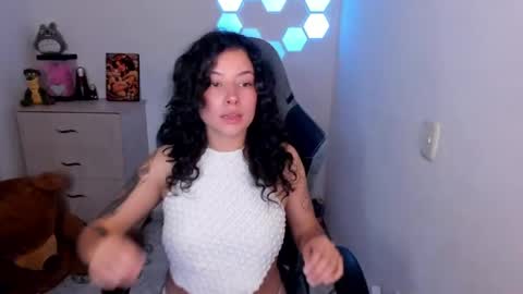 aqua emilly online show from 05/02/26, 10:59