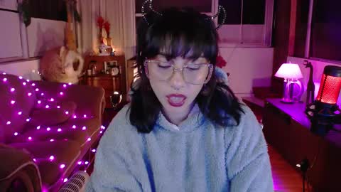 Snapshot of aquamarinebubble chatting on 10/14/25, 03:18 Zam independent model online show from 10/14/25, 03:18