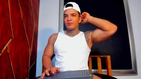 Snapshot of aquiles_elpapi chatting on 10/31/25, 05:30 AquilesElpapi online show from 10/31/25, 05:30